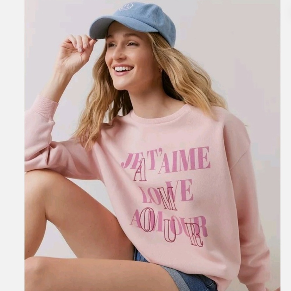 EUC Francesca’s Pink “Je T’aime Amour Love” Graphic Sweatshirt Women’s M